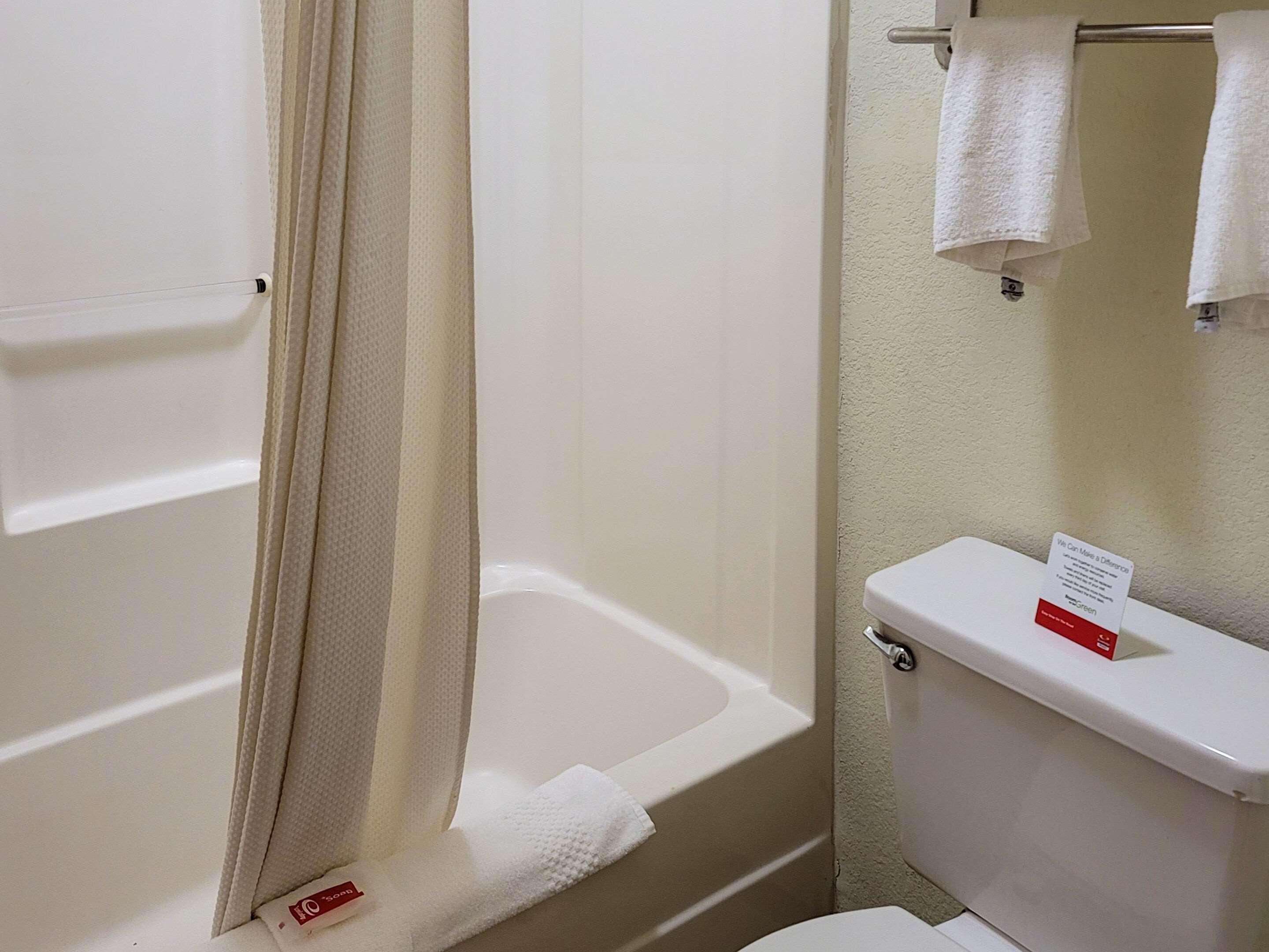 Americas Value Hotel 3*