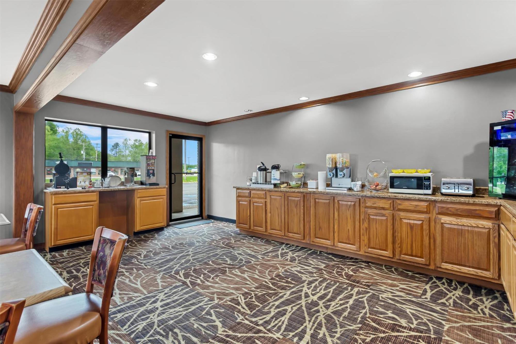 Americas Value Hotel 3*